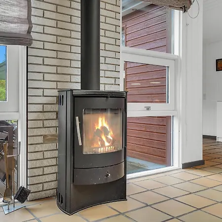 4 Bedroom Awesome Home In Ebeltoft *