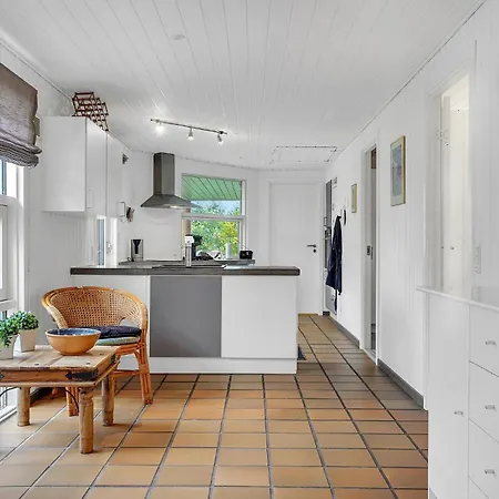 4 Bedroom Awesome In *